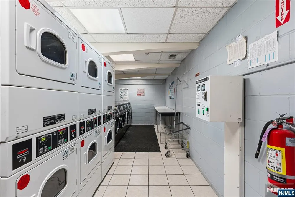 905 River Road 327 Edgewater, NJ 07020