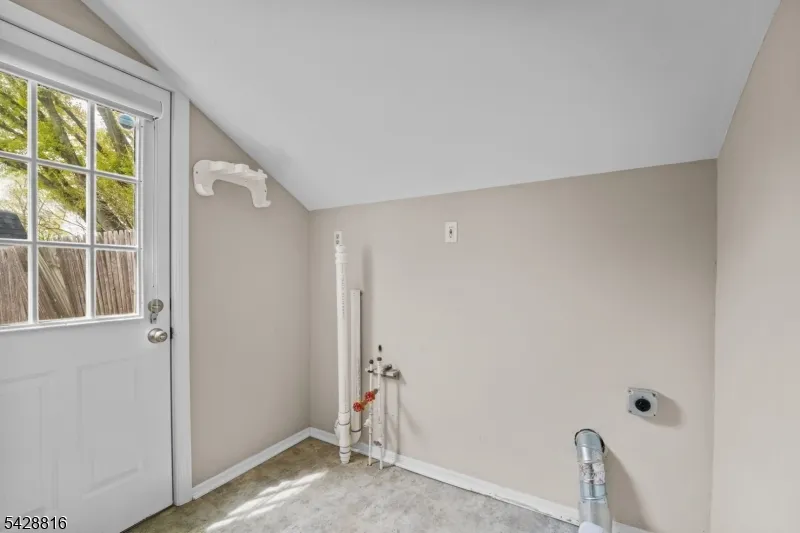 49 Louis Ave Middlesex, NJ 08846