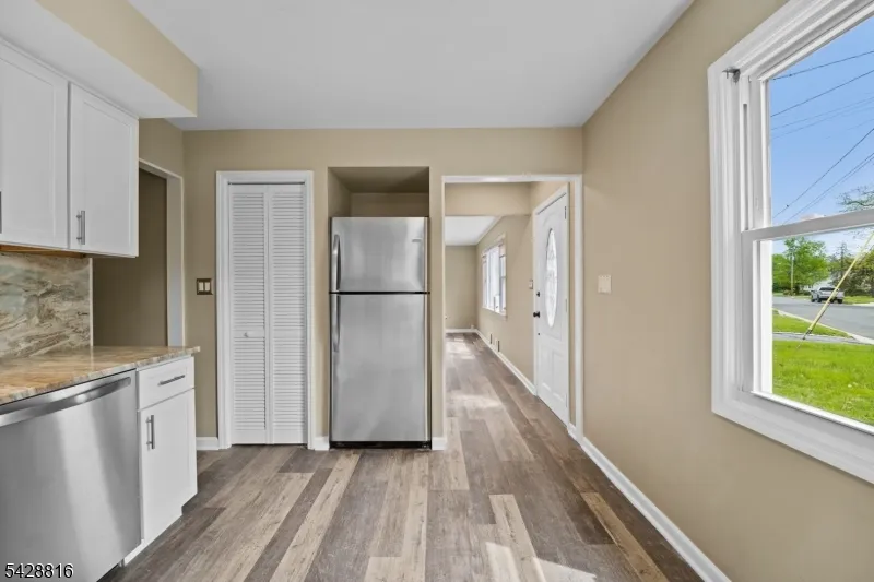 49 Louis Ave Middlesex, NJ 08846