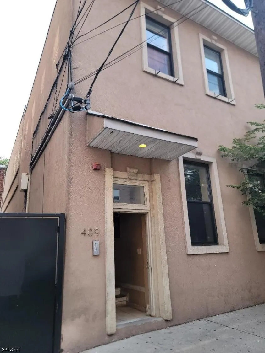409 53Rd St West New York Town, NJ 07093