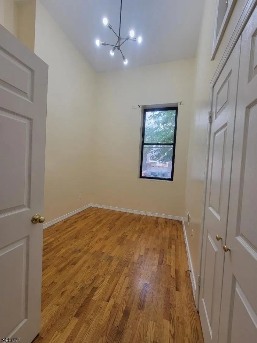 409 53Rd St West New York Town, NJ 07093
