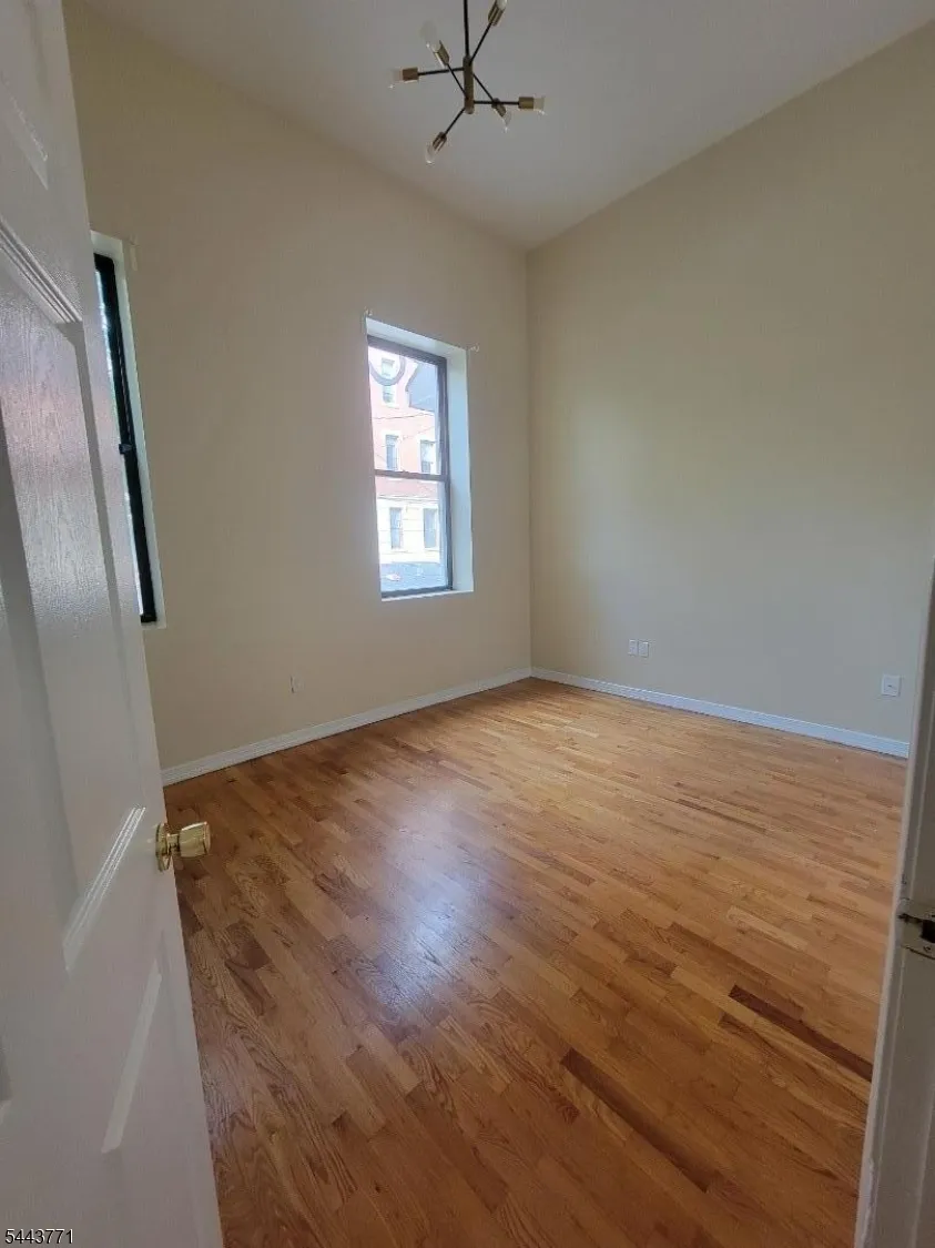 409 53Rd St West New York Town, NJ 07093