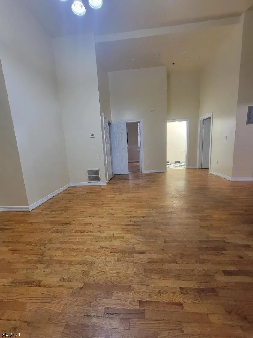 409 53Rd St West New York Town, NJ 07093