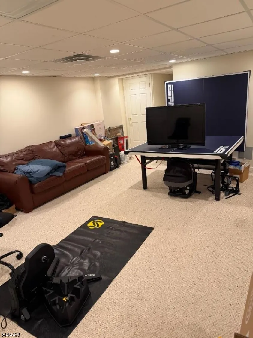 101 Summerhill Dr Parsippany-Troy Hills, NJ 07950