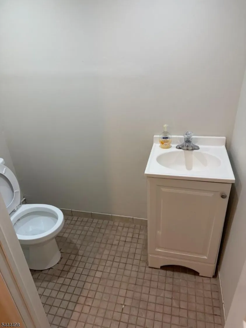 101 Summerhill Dr Parsippany-Troy Hills, NJ 07950