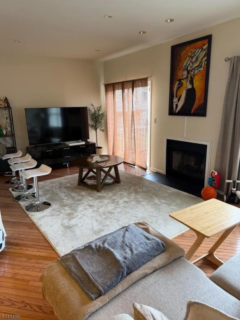 101 Summerhill Dr Parsippany-Troy Hills, NJ 07950