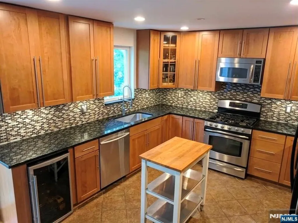 373 Franklin Street Haworth, NJ 07641