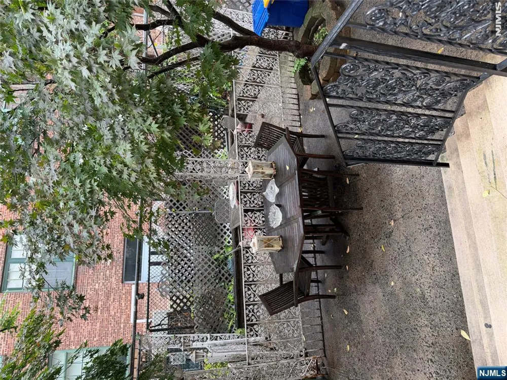 103-105 Devon 1R Kearny, NJ 07032