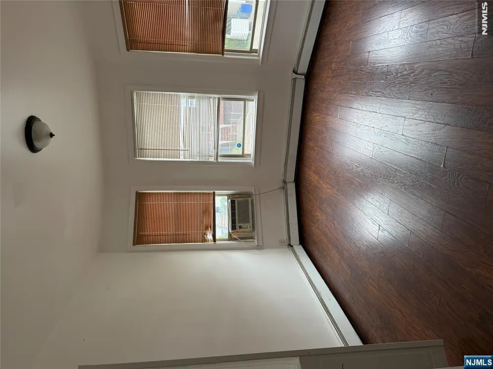 103-105 Devon 1R Kearny, NJ 07032