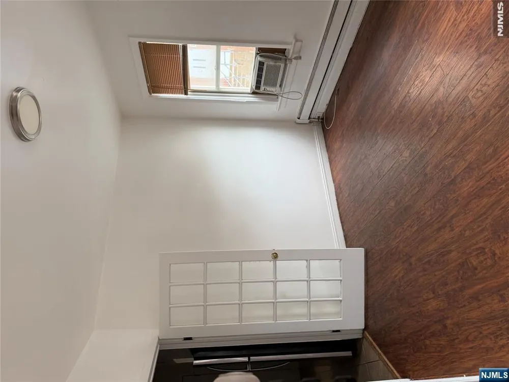 103-105 Devon 1R Kearny, NJ 07032