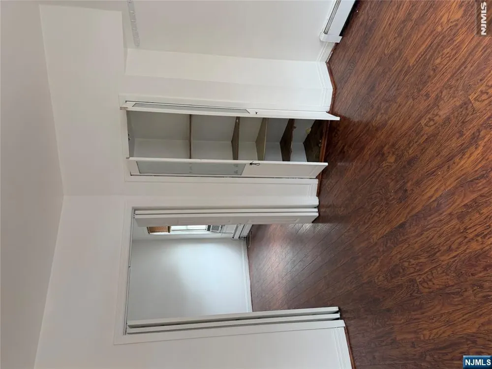 103-105 Devon 1R Kearny, NJ 07032