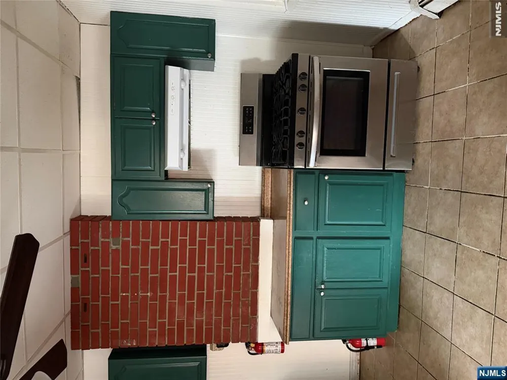 103-105 Devon 1R Kearny, NJ 07032