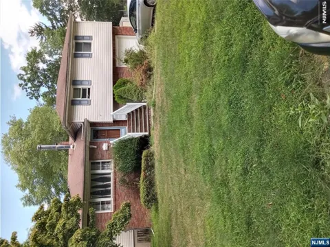 74 Roosevelt Street