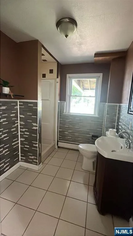 74 Roosevelt Street Pequannock Township, NJ 07440
