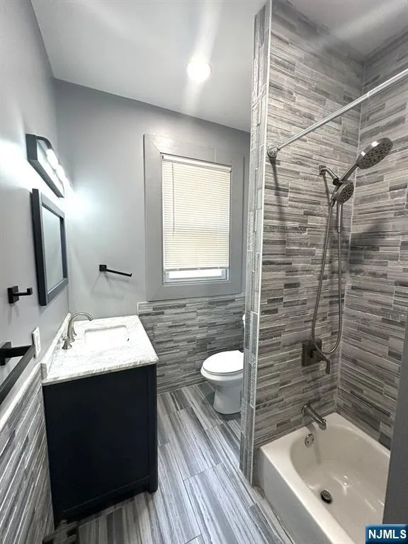 96-98 Goldsmith Avenue 2 Newark, NJ 07112