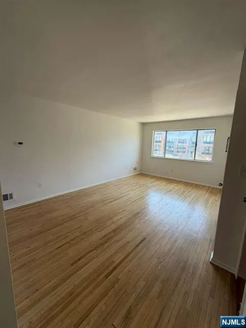 330 Taft Place