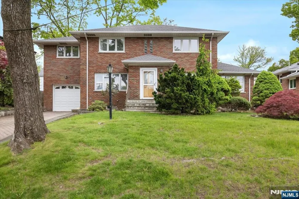535 Summit Englewood Cliffs, NJ 07632