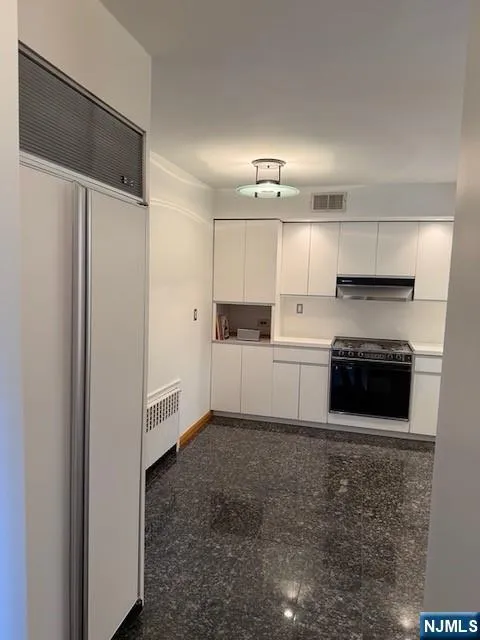 535 Summit Englewood Cliffs, NJ 07632