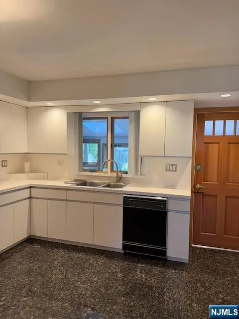 535 Summit Englewood Cliffs, NJ 07632