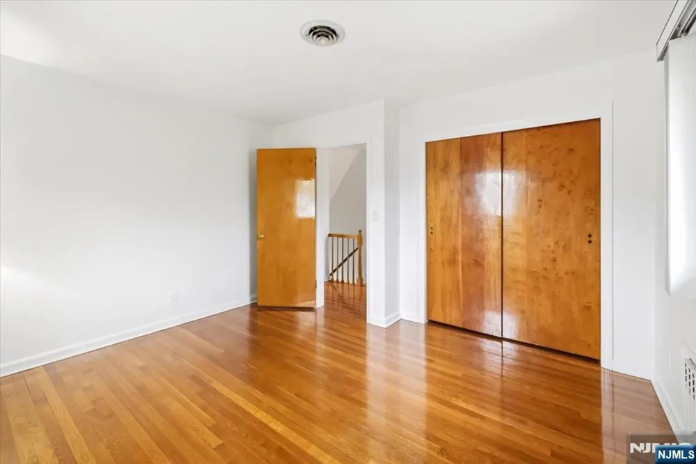535 Summit Englewood Cliffs, NJ 07632