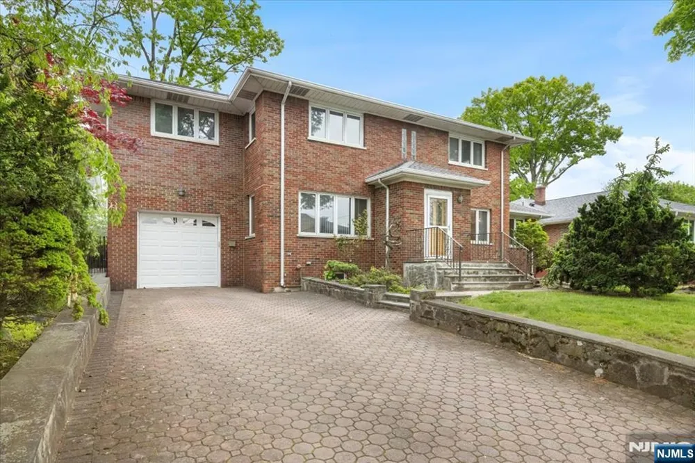 535 Summit Englewood Cliffs, NJ 07632