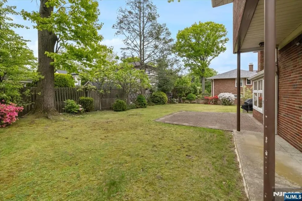 535 Summit Englewood Cliffs, NJ 07632