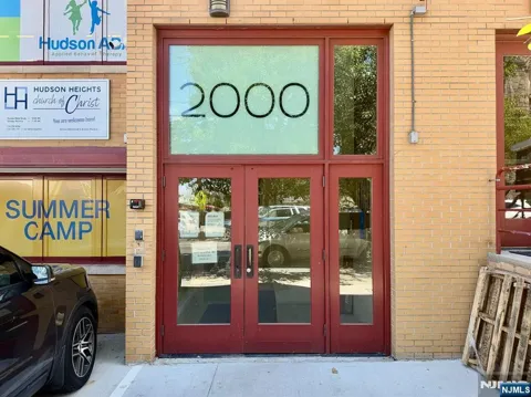 2000 West Street
