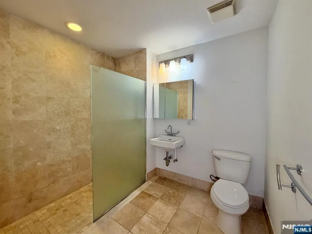 2000 West Street Union City, NJ 07087