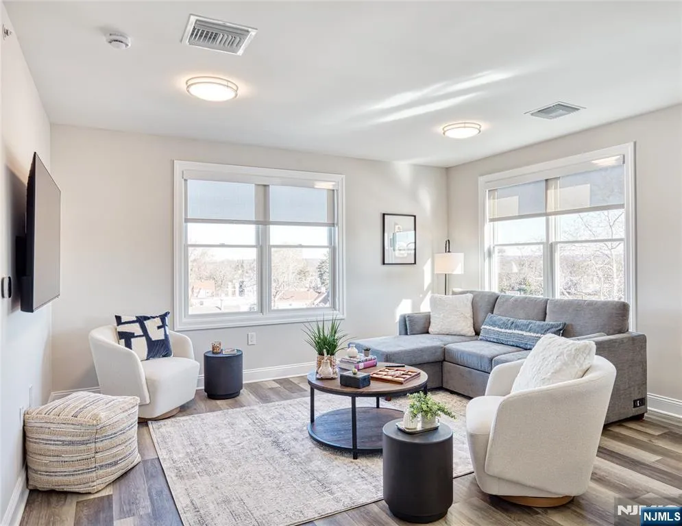 246 Main Street 303 Chathamugh, NJ 07928