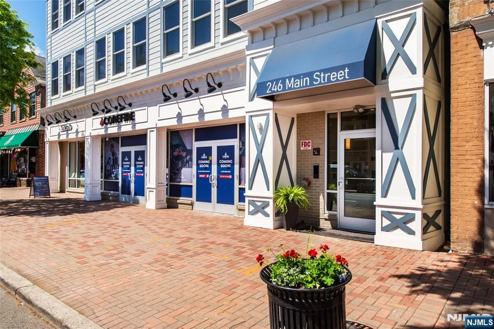 246 Main Street 303 Chathamugh, NJ 07928
