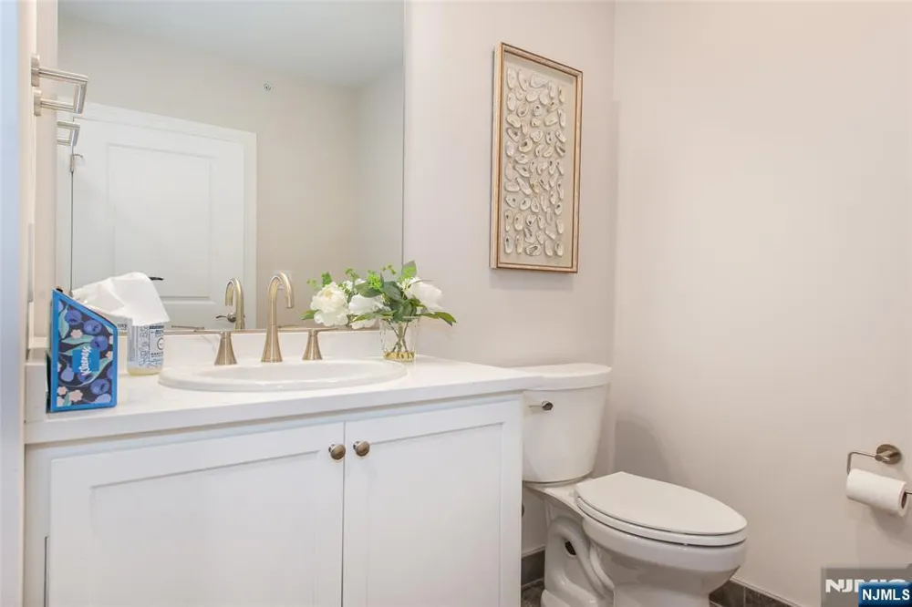 246 Main Street 303 Chathamugh, NJ 07928