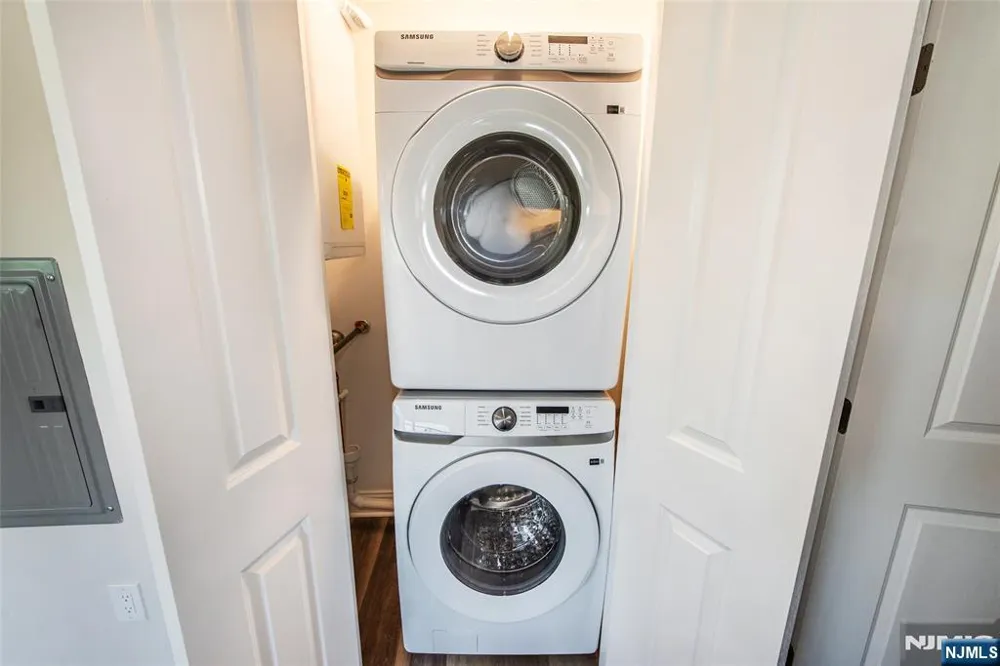 246 Main Street 303 Chathamugh, NJ 07928