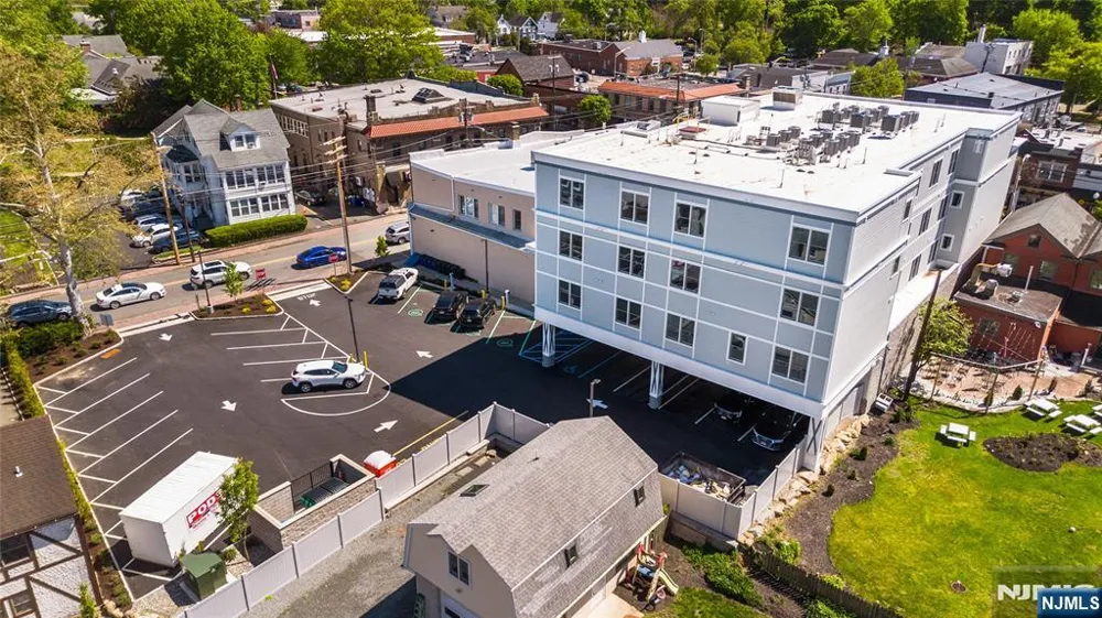 246 Main Street 303 Chathamugh, NJ 07928