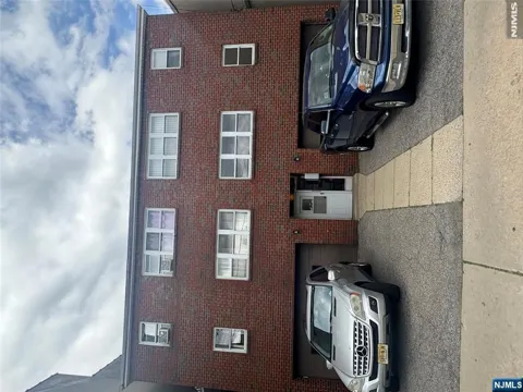 399 Walker Street 1B