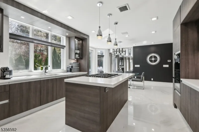 63 Roberts Rd Englewood Cliffs, NJ 07632