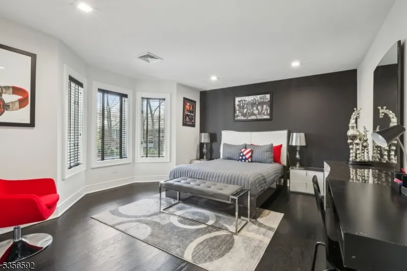 63 Roberts Rd Englewood Cliffs, NJ 07632
