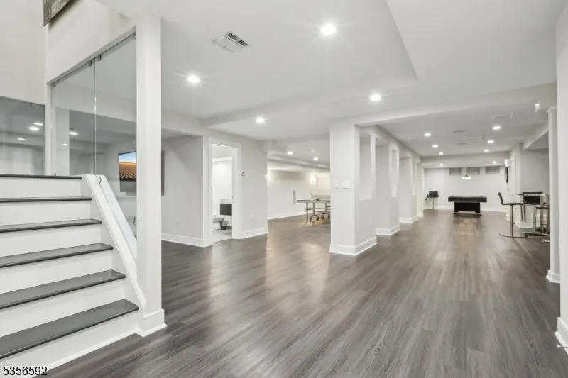 63 Roberts Rd Englewood Cliffs, NJ 07632