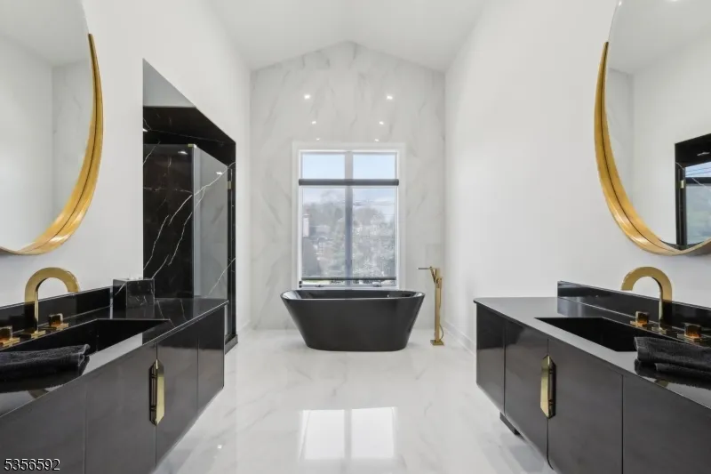 63 Roberts Rd Englewood Cliffs, NJ 07632
