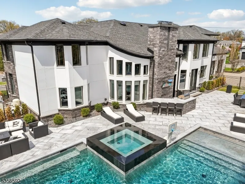 63 Roberts Rd Englewood Cliffs, NJ 07632