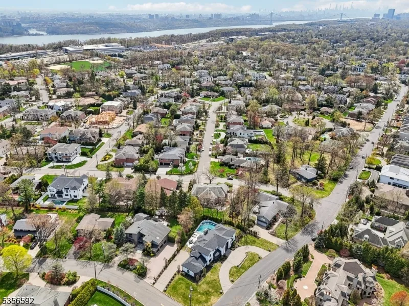 63 Roberts Rd Englewood Cliffs, NJ 07632