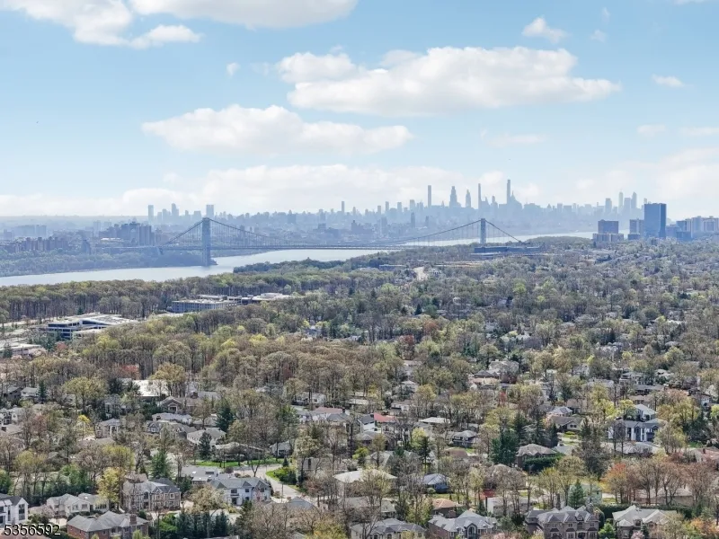 63 Roberts Rd Englewood Cliffs, NJ 07632