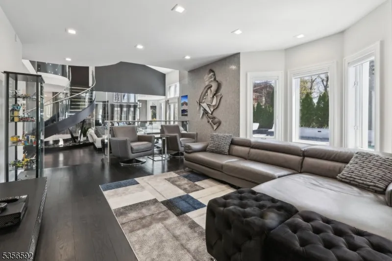 63 Roberts Rd Englewood Cliffs, NJ 07632
