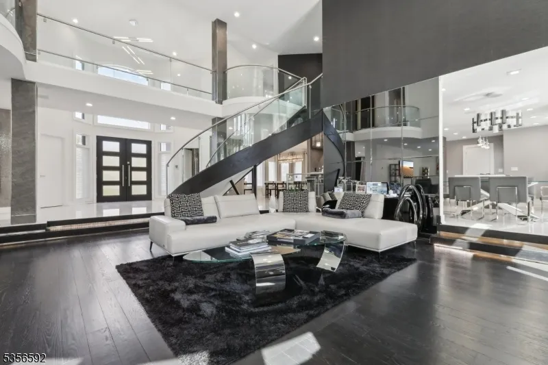 63 Roberts Rd Englewood Cliffs, NJ 07632
