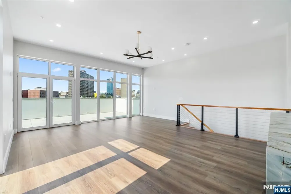 21 Lincoln Park 300 Newark, NJ 07102