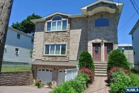 69 Summit Avenue 2