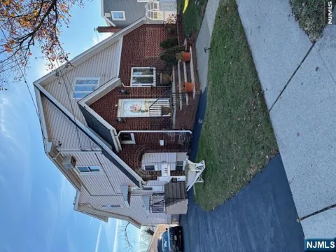 148 Hamilton Avenue