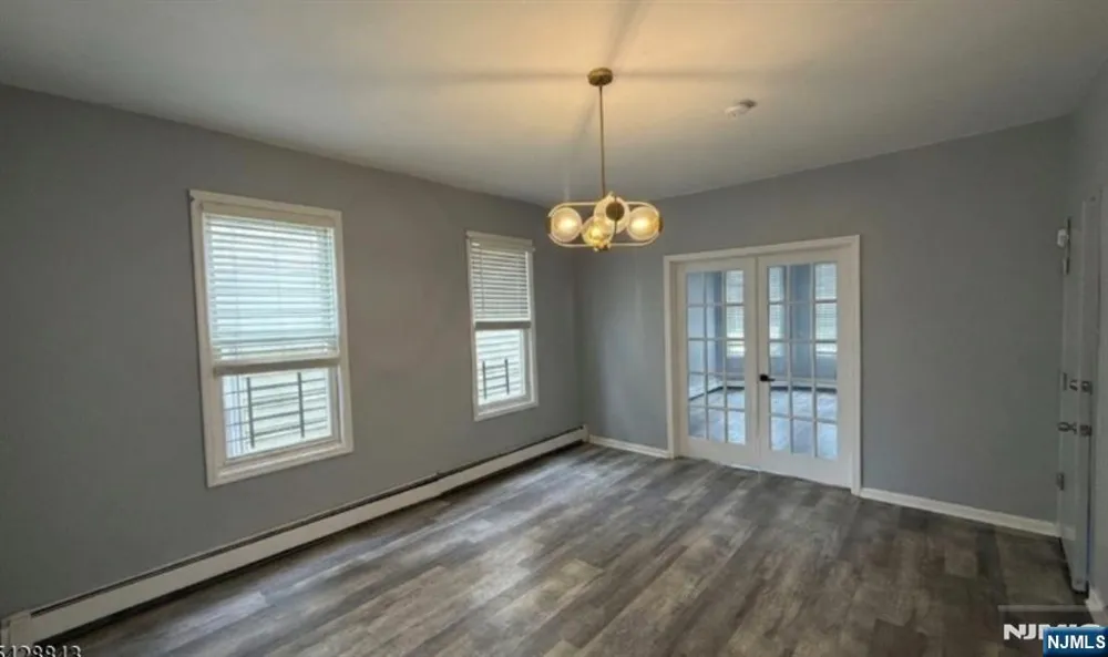 280 6th Street Newark, NJ 07103