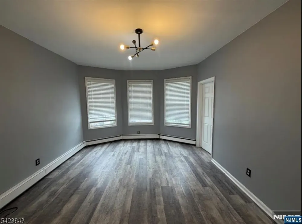 280 6th Street Newark, NJ 07103