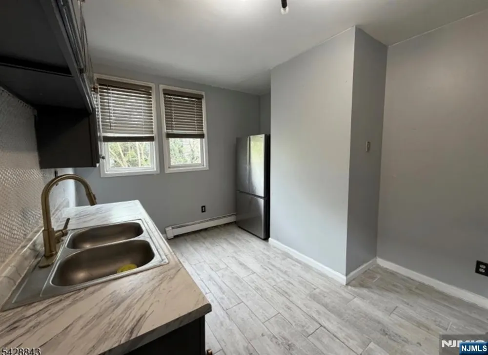 280 6th Street Newark, NJ 07103