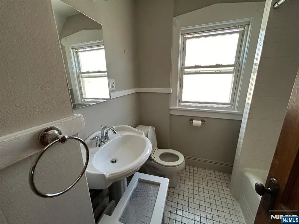 256 7th Street 2 Clifton, NJ 07011